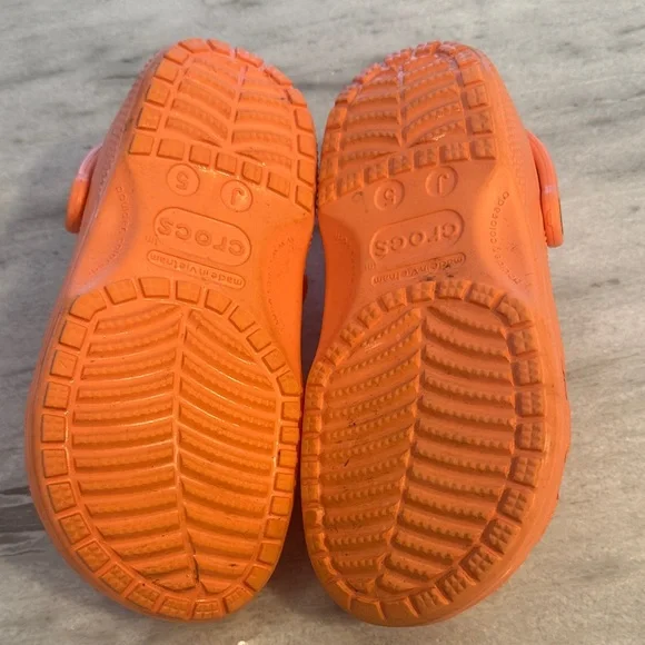 CROCS Women’s/Kids Coral Sandals - Picture 3 of 5